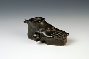 Guttus a forma di piede da Roman